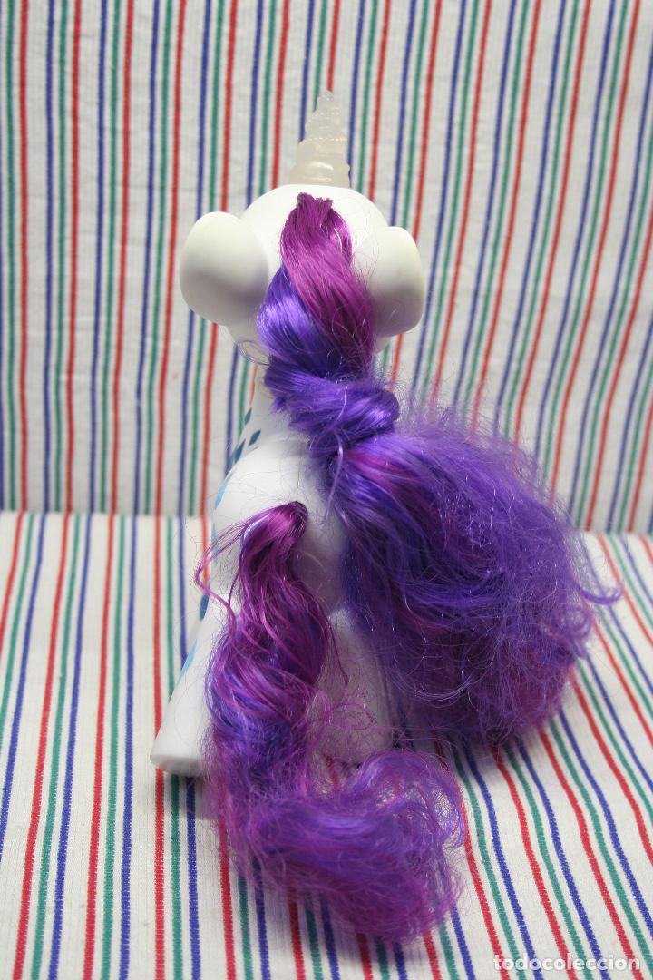 Mu&ntilde;ecas modernas: PONY UNICORNIO CON LUZ DE HASBRO - Foto 5