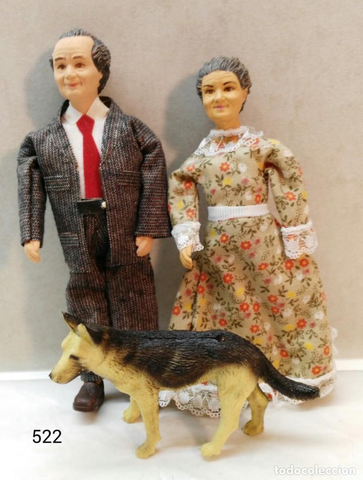 Mu&ntilde;ecas modernas: Pareja mu&ntilde;ecos mini con perro - Foto 1