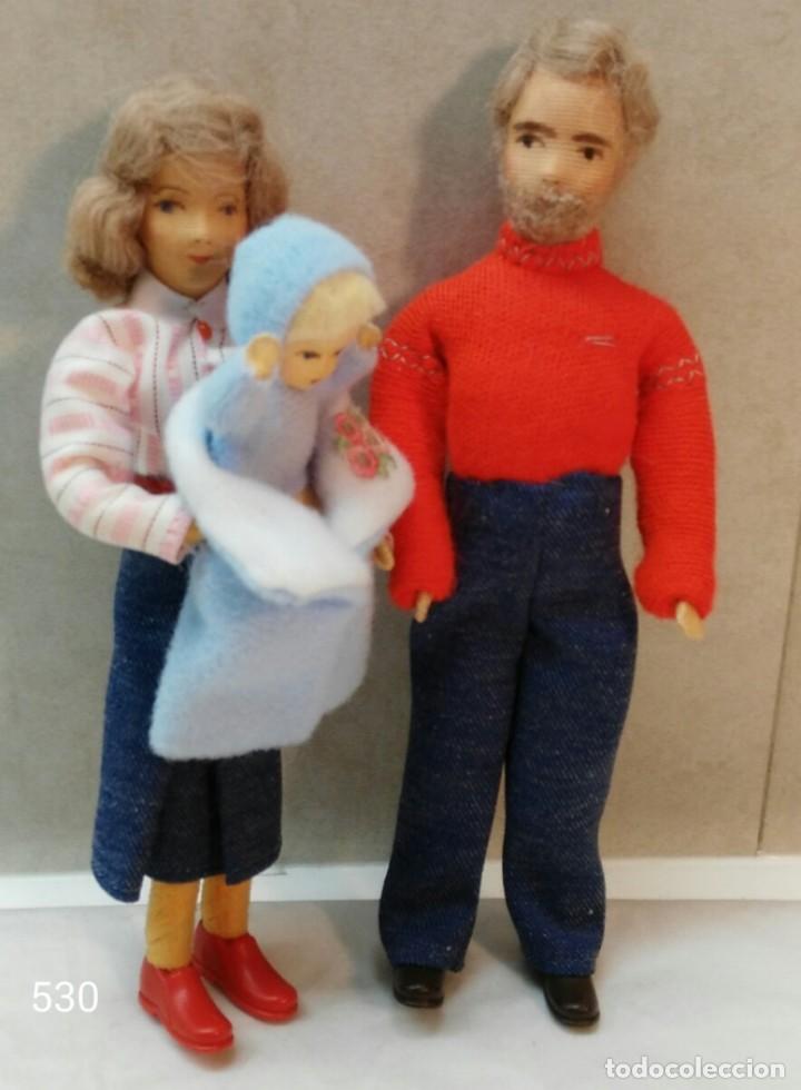 Mu&ntilde;ecas modernas: Pareja mini con  beb&eacute; de E. Meyer - Foto 1