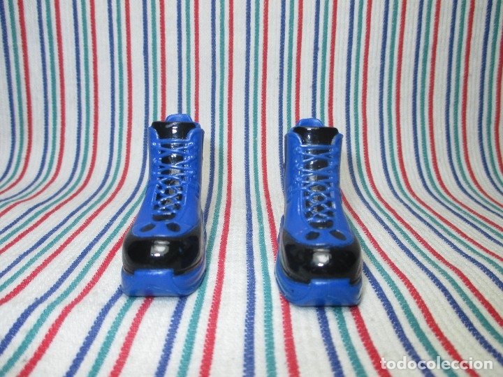 Mu&ntilde;ecas modernas: MU&Ntilde;ECA BRATZ, BOTAS - Foto 2