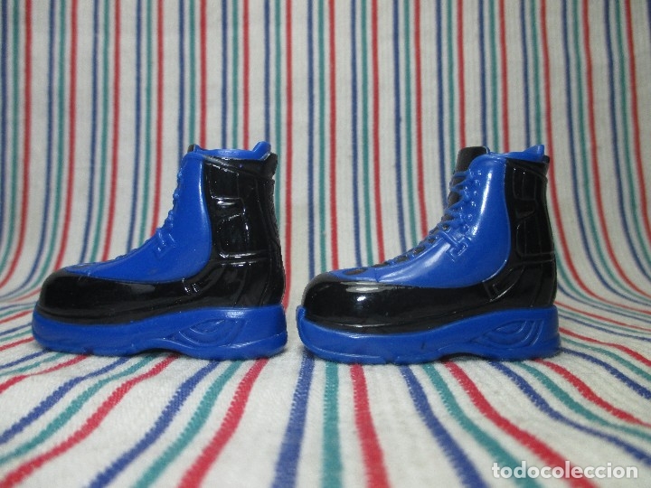 Mu&ntilde;ecas modernas: MU&Ntilde;ECA BRATZ, BOTAS - Foto 3