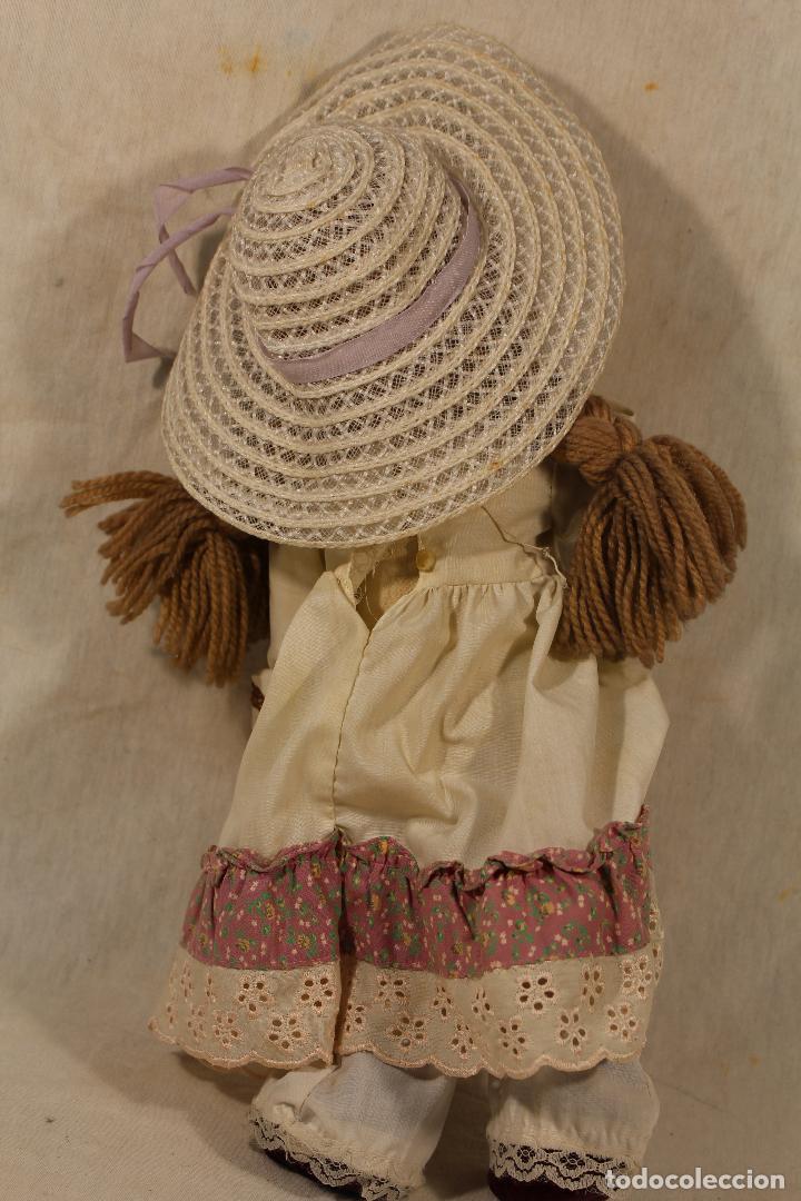 Mu&ntilde;ecas modernas: mu&ntilde;eca con el dedo en la boca - Foto 4
