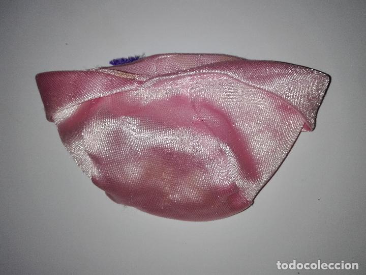 Mu&ntilde;ecas modernas: Gorro para mu&ntilde;eca bebe - Foto 3