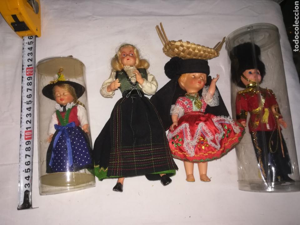 Mu&ntilde;ecas modernas: Lote de 4 mu&ntilde;ecas antiguas - Foto 1
