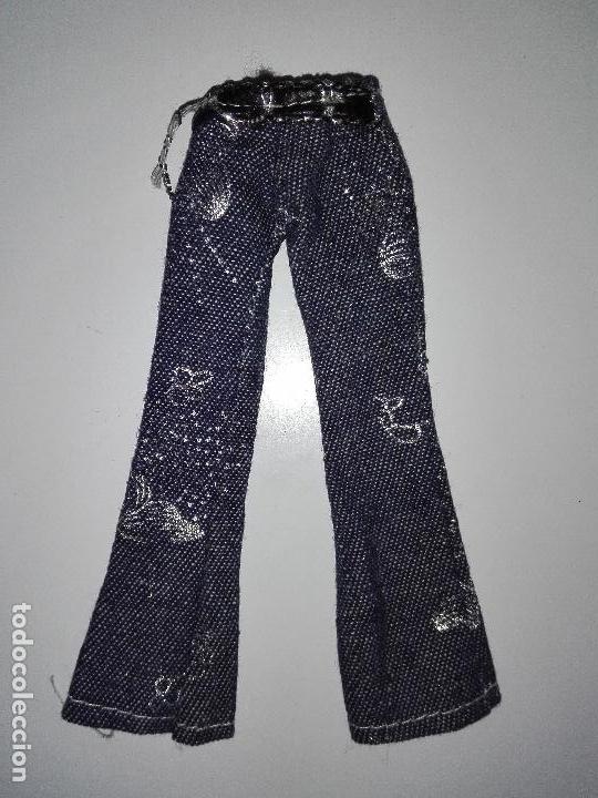 Mu&ntilde;ecas modernas: pantalon de mu&ntilde;eca bratz - Foto 1