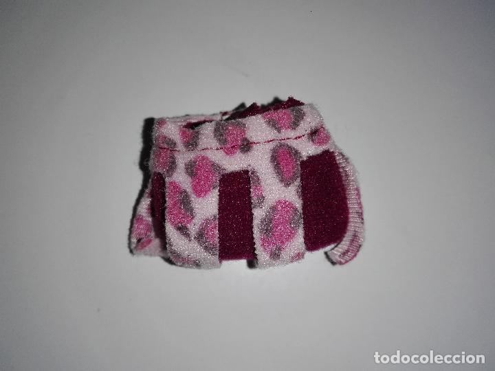 Mu&ntilde;ecas modernas: Falda con short para mu&ntilde;eca  tama&ntilde;o bratz - Foto 1