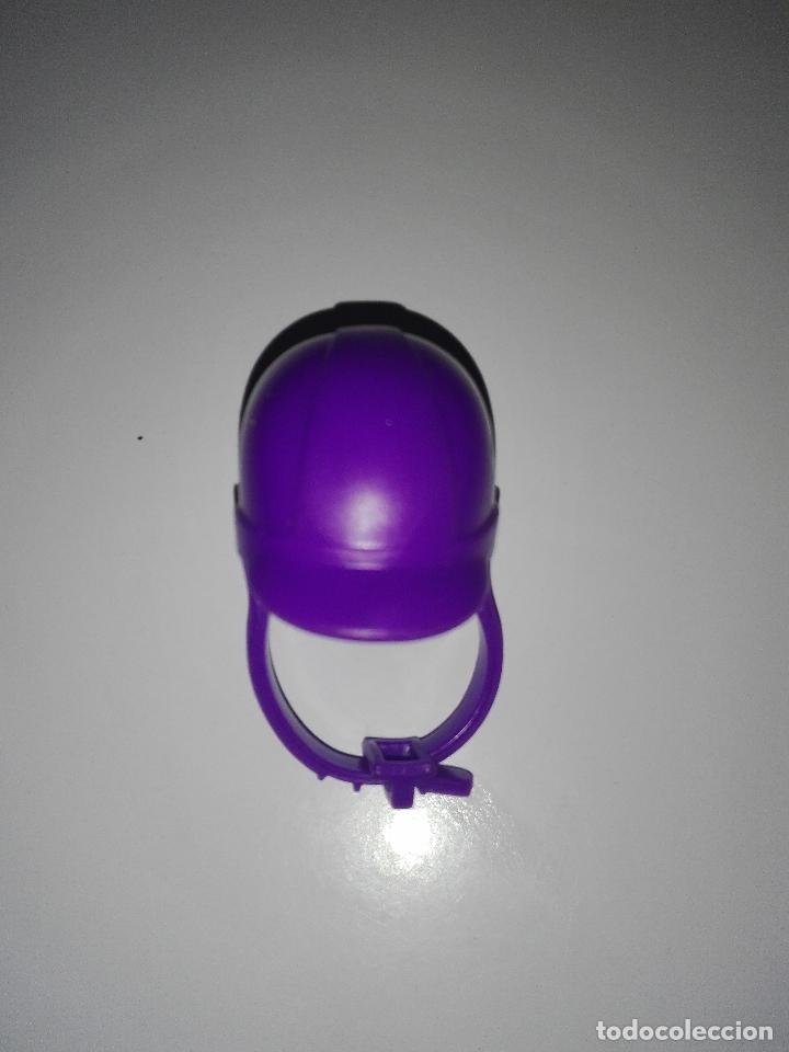 Mu&ntilde;ecas modernas: Casco de mu&ntilde;eca monster high - Foto 1