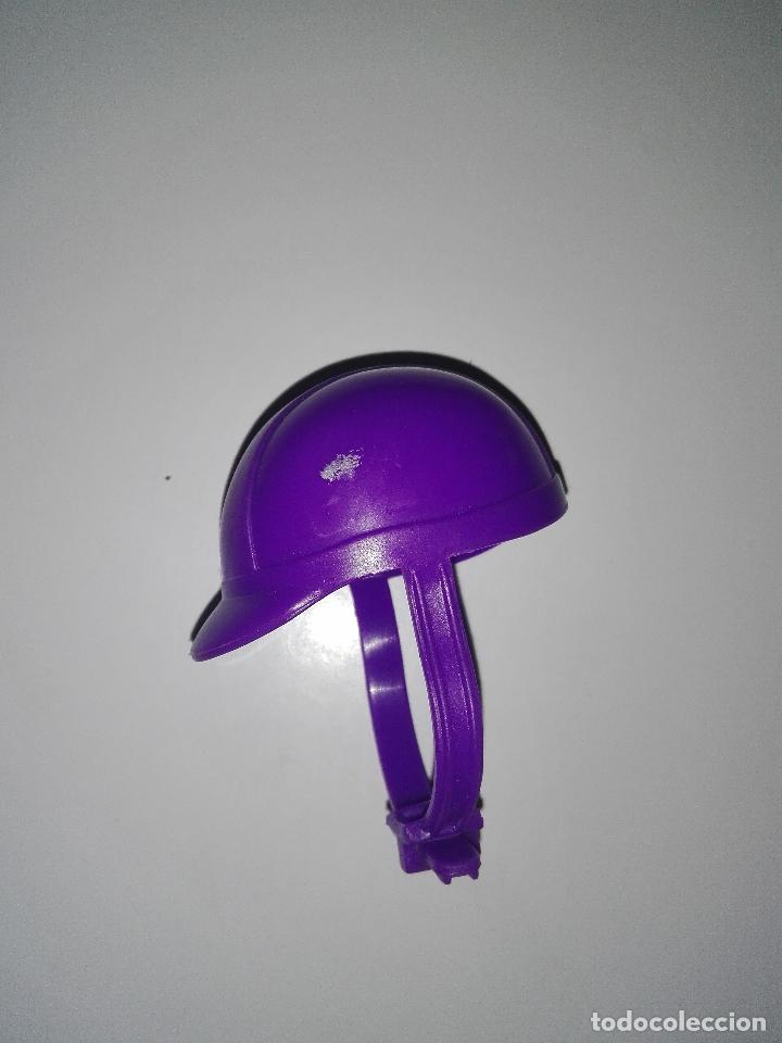 Mu&ntilde;ecas modernas: Casco de mu&ntilde;eca monster high - Foto 2