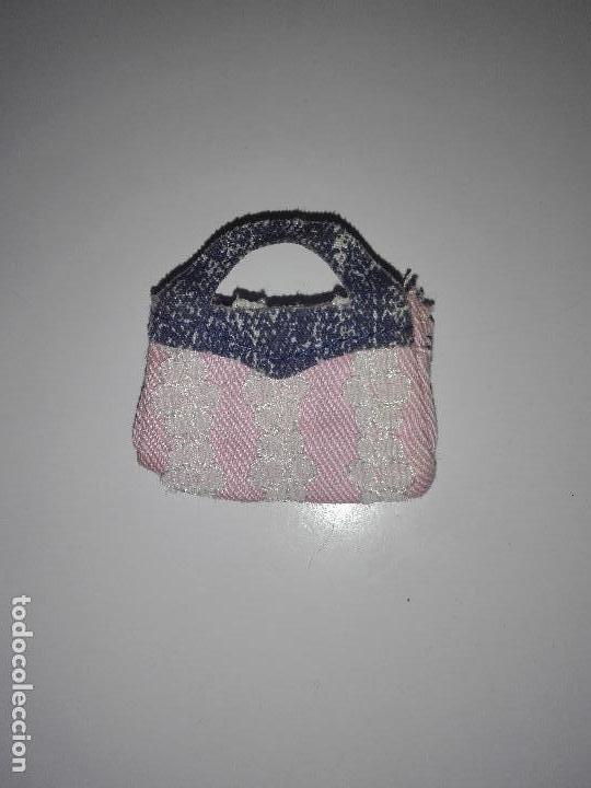 Mu&ntilde;ecas modernas: Bolso tama&ntilde;o mu&ntilde;eca bratz - Foto 2