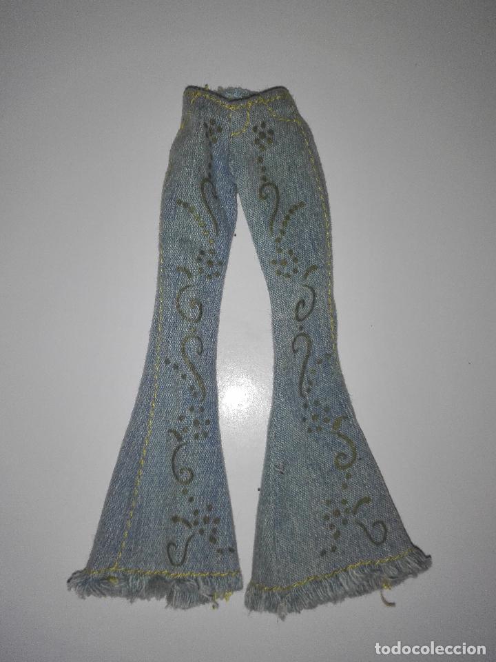 Mu&ntilde;ecas modernas: pantalon para mu&ntilde;eca bratz - Foto 1