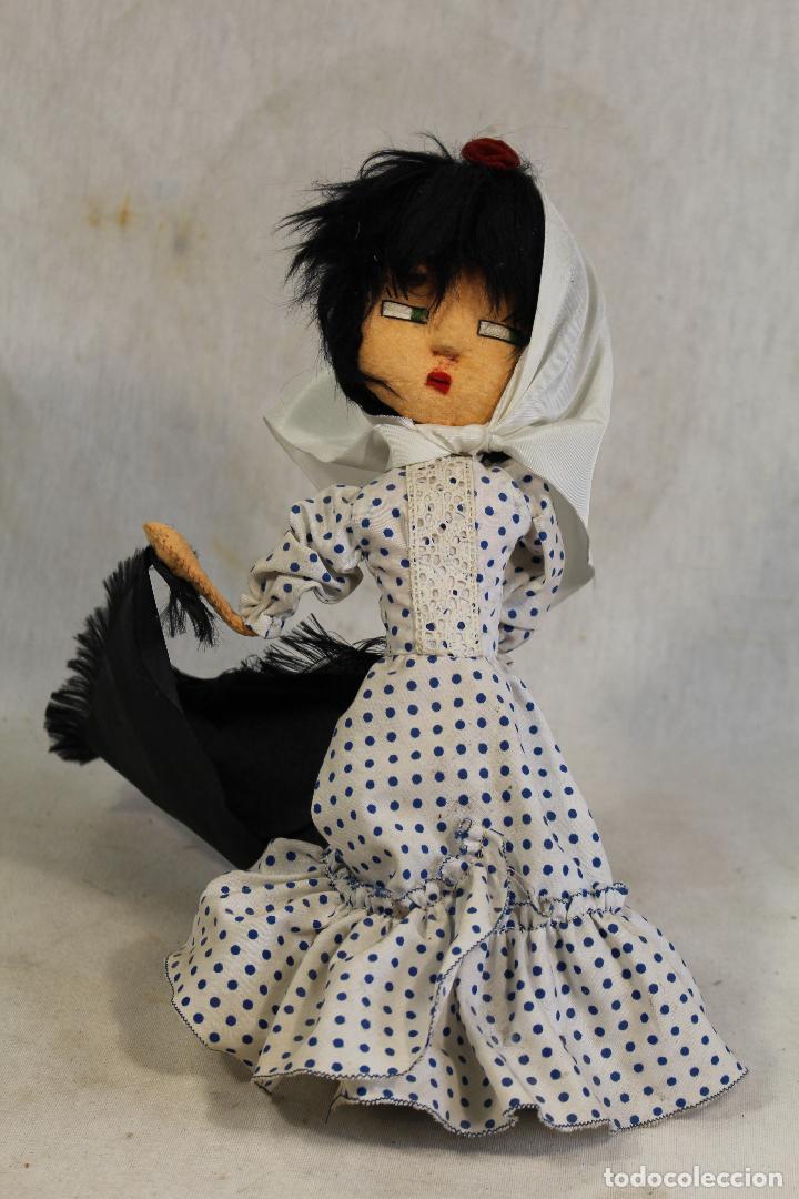 Mu&ntilde;ecas modernas: mu&ntilde;eca bailarina chotis de tela - Foto 1