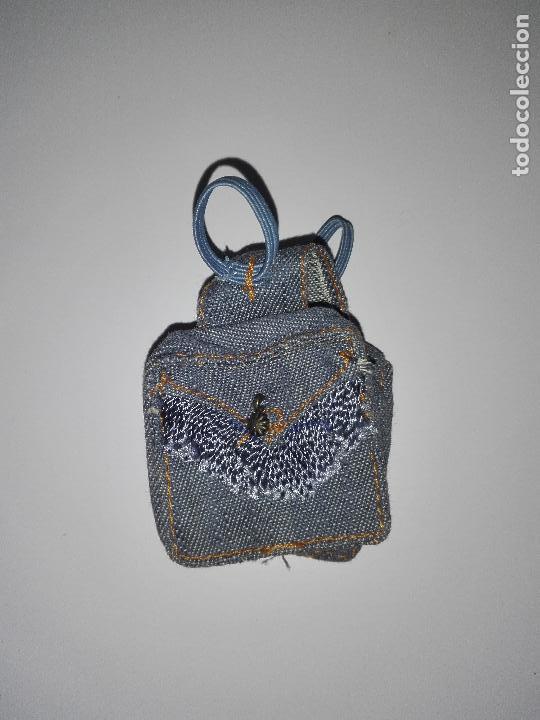 Mu&ntilde;ecas modernas: Bolso doble de mu&ntilde;eca Bratz o barbie - Foto 1