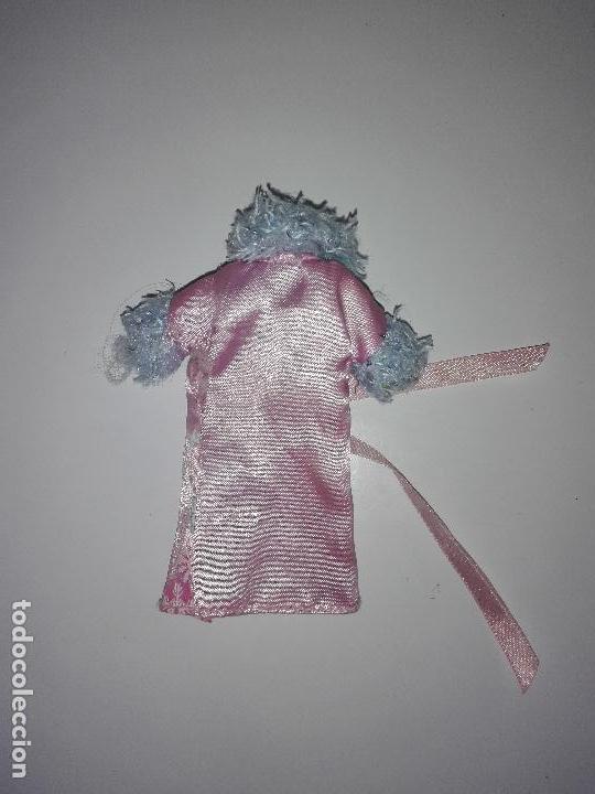 Mu&ntilde;ecas modernas: Chaqueta de mu&ntilde;eca Bratz - Foto 2