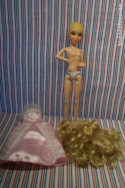 Mu&ntilde;ecas modernas: SPIN MASTER, MU&Ntilde;ECA ARTICULADA A&Ntilde;O 2009 - Foto 5