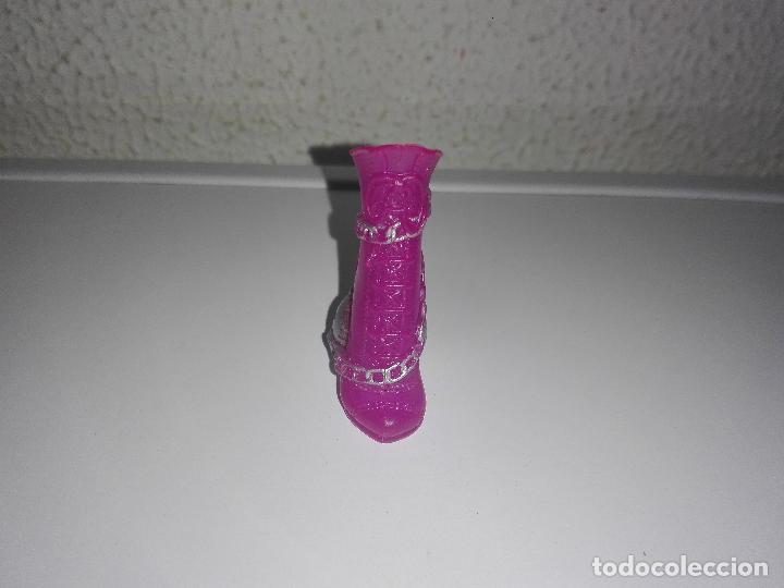 Mu&ntilde;ecas modernas: Zapato de mu&ntilde;eca monster high Cam1 - Foto 2