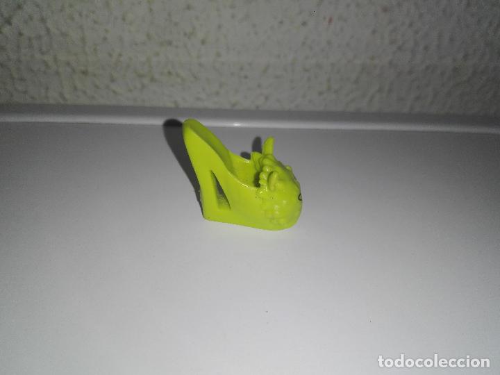 Mu&ntilde;ecas modernas: Zapato de mu&ntilde;eca monster high Cam1 - Foto 2