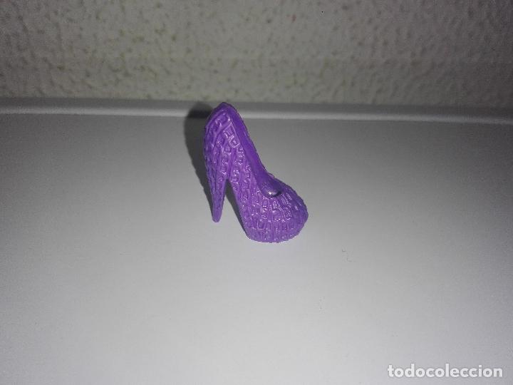 Mu&ntilde;ecas modernas: Zapato de mu&ntilde;eca monster high  Cam1 - Foto 1