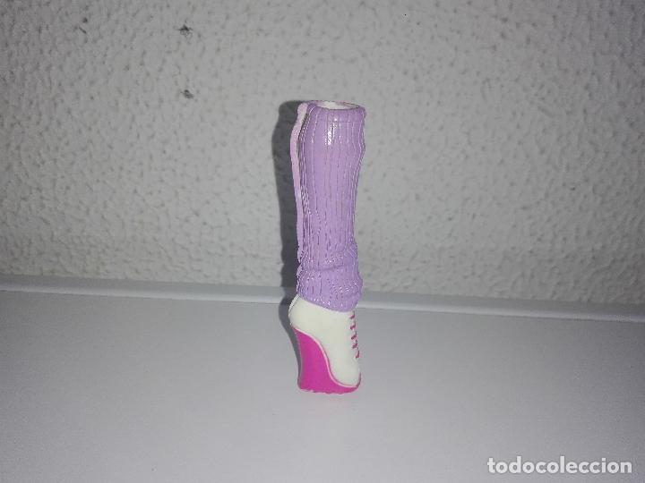 Mu&ntilde;ecas modernas: Zapato de mu&ntilde;eca monster high Cam1 - Foto 1