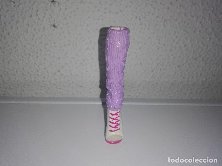 Mu&ntilde;ecas modernas: Zapato de mu&ntilde;eca monster high Cam1 - Foto 2