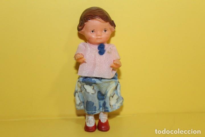 Mu&ntilde;ecas modernas: ANTIGUO MU&Ntilde;ECO MARCA ARI GERMANY - Foto 1