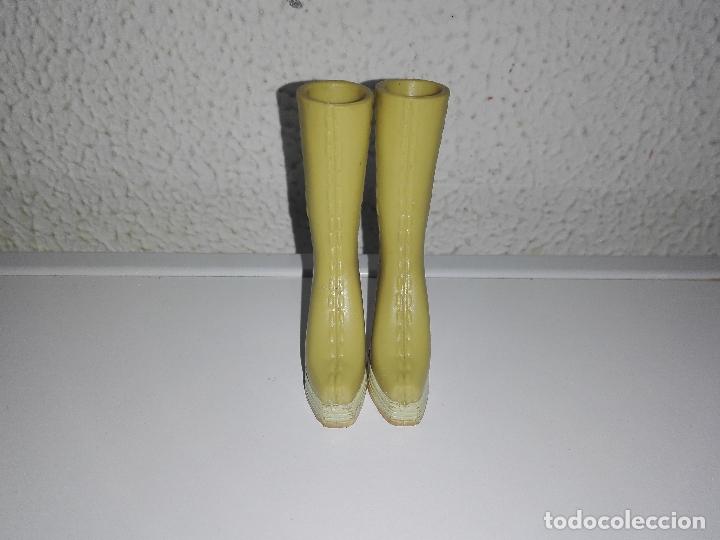 Mu&ntilde;ecas modernas: Zapatos de mu&ntilde;eca bratz - Foto 2