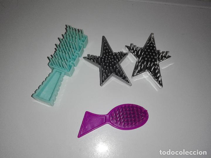 Mu&ntilde;ecas modernas: Lote de peines de mu&ntilde;eca bratz csr2 - Foto 3