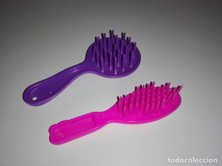 Mu&ntilde;ecas modernas: Lote de peines de mu&ntilde;eca barbie csr2 - Foto 2