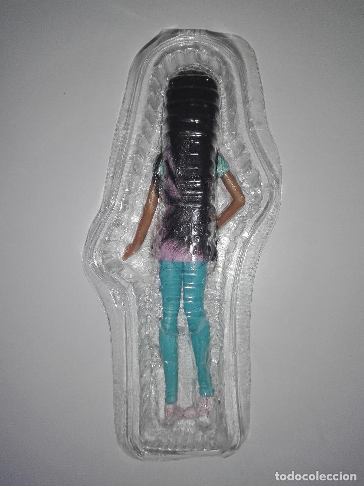Mu&ntilde;ecas modernas: Peque&ntilde;a mu&ntilde;eca mini barbie mcdonalds - Foto 3