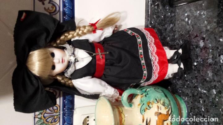 Mu&ntilde;ecas modernas: Mu&ntilde;eca de porcelana . - Foto 2