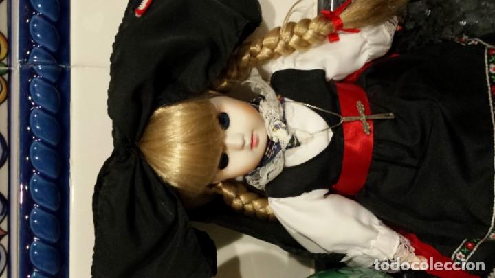 Mu&ntilde;ecas modernas: Mu&ntilde;eca de porcelana . - Foto 3