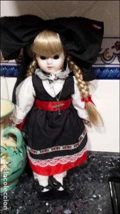 Mu&ntilde;ecas modernas: Mu&ntilde;eca de porcelana . - Foto 1