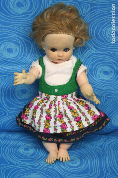 Mu&ntilde;ecas modernas: ANTIGUA MU&Ntilde;ECA MARCADA CON UNA M EN EL CUELLO - Foto 1