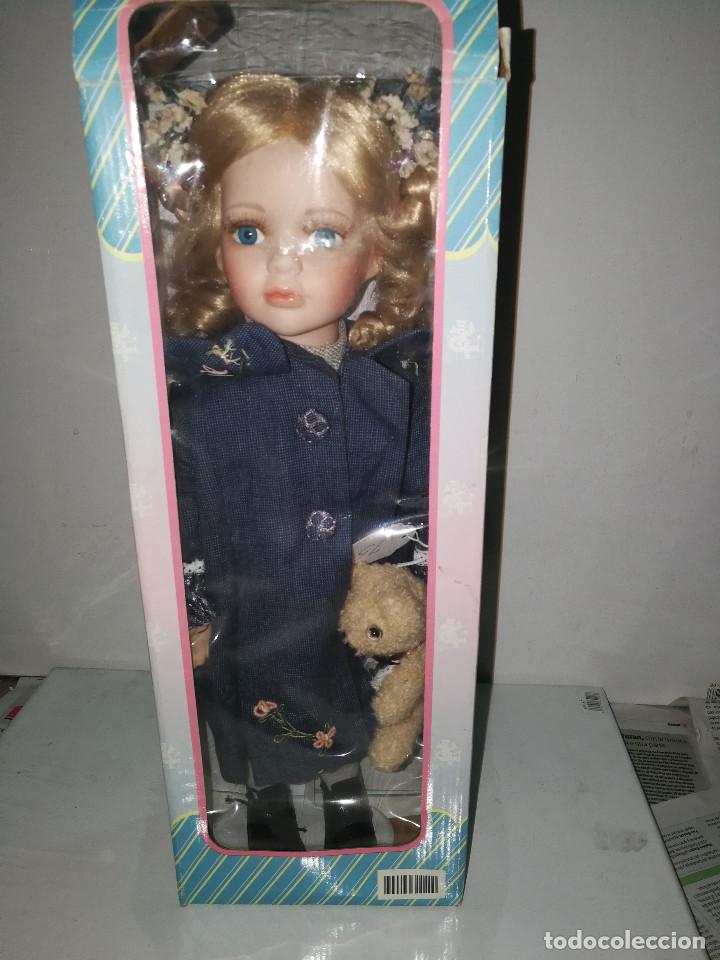 Mu&ntilde;ecas modernas: mu&ntilde;eca porcelana - Foto 1