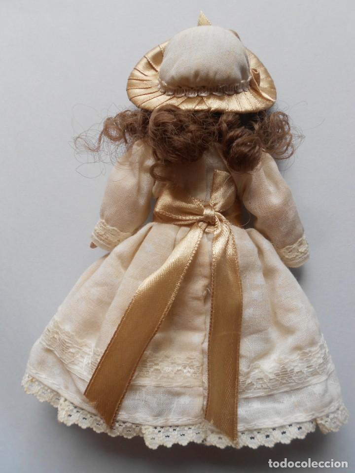 Mu&ntilde;ecas modernas: Mu&ntilde;eca de porcelana - Foto 2