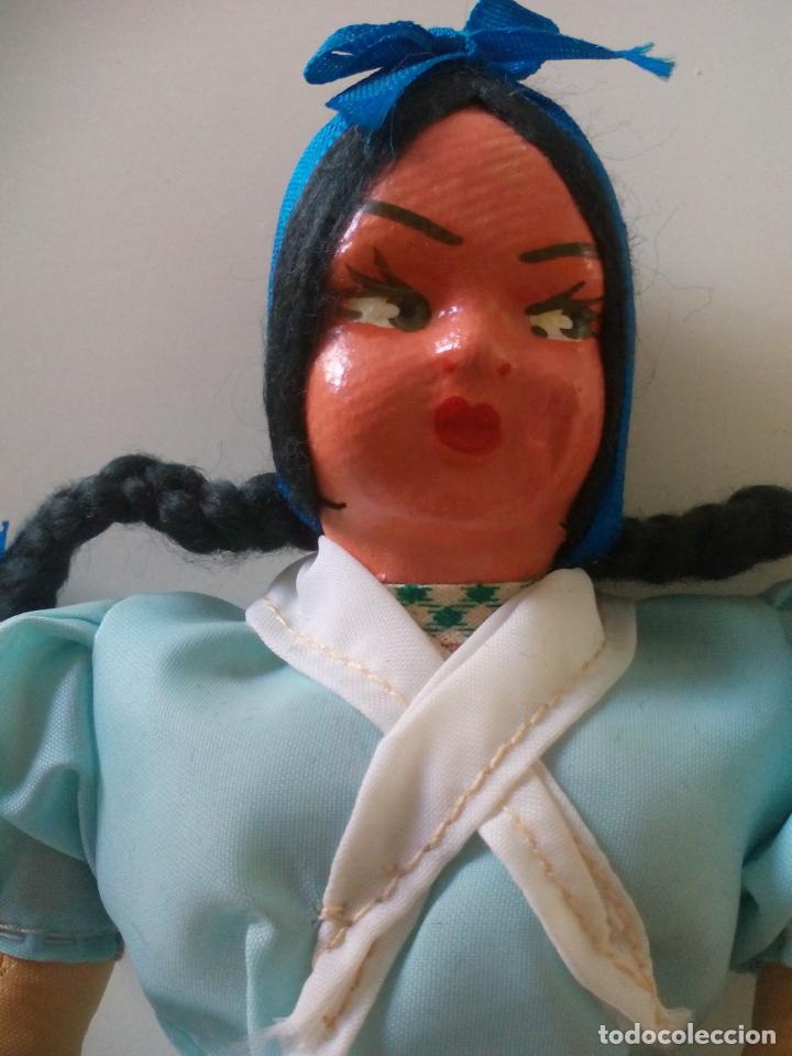 Mu&ntilde;ecas modernas: FIGURA, MU&Ntilde;ECA. 24 cm. con traje t&iacute;pico. - Foto 2