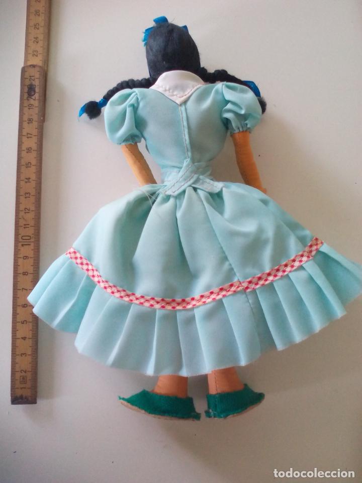 Mu&ntilde;ecas modernas: FIGURA, MU&Ntilde;ECA. 24 cm. con traje t&iacute;pico. - Foto 3