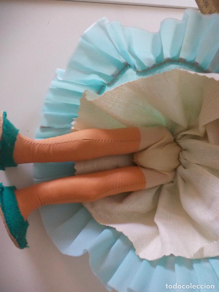 Mu&ntilde;ecas modernas: FIGURA, MU&Ntilde;ECA. 24 cm. con traje t&iacute;pico. - Foto 5