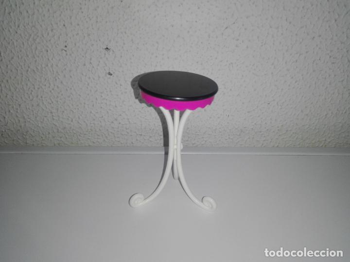 Mu&ntilde;ecas modernas: Silla para mu&ntilde;eca Bratz o similar - Foto 1