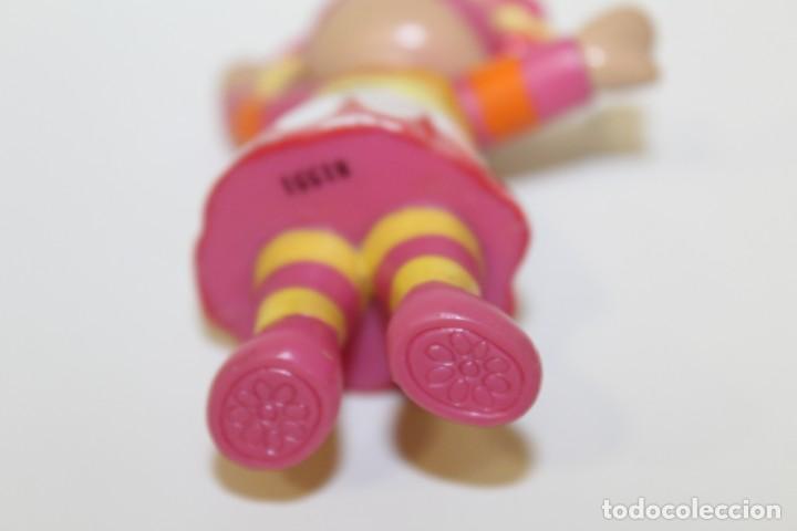 Mu&ntilde;ecas modernas: MU&Ntilde;ECA RAGDOLL DE PVC HASBRO 2006 - Foto 3
