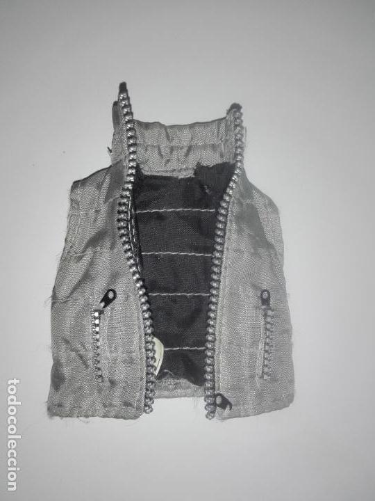 Mu&ntilde;ecas modernas: Chaleco de mu&ntilde;eca bratz - Foto 1