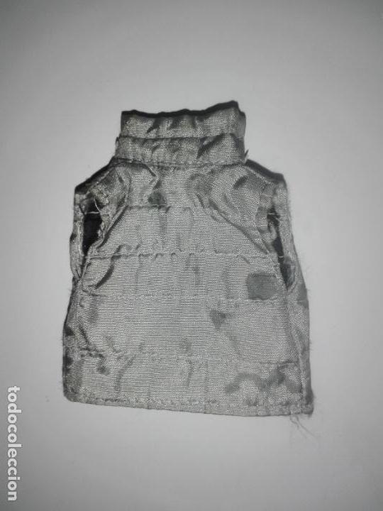 Mu&ntilde;ecas modernas: Chaleco de mu&ntilde;eca bratz - Foto 2