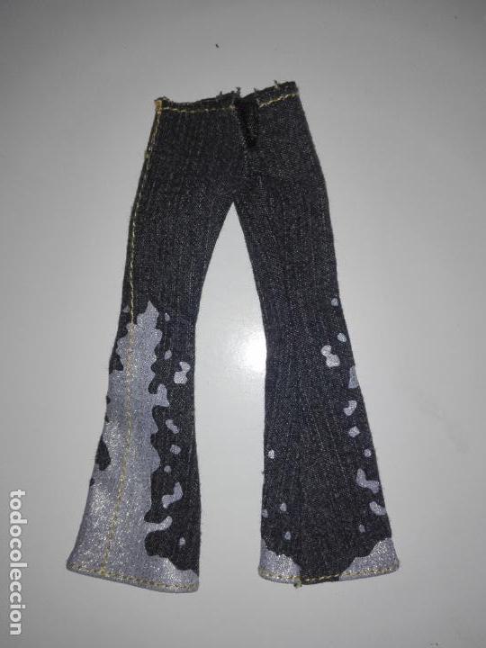 Mu&ntilde;ecas modernas: Pantal&oacute;n de mu&ntilde;eca Bratz - Foto 1