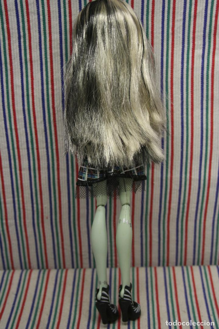 Mu&ntilde;ecas modernas: MU&Ntilde;ECA MONSTER HIGH FRANKIE STEIN 2012 - Foto 4