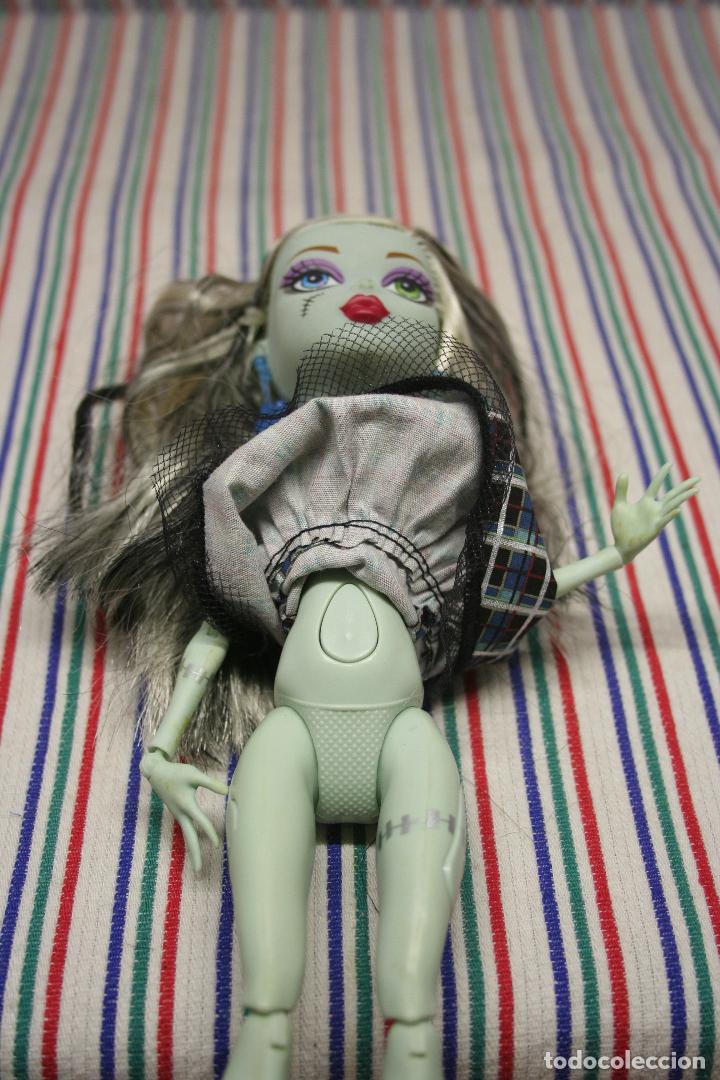 Mu&ntilde;ecas modernas: MU&Ntilde;ECA MONSTER HIGH FRANKIE STEIN 2012 - Foto 8