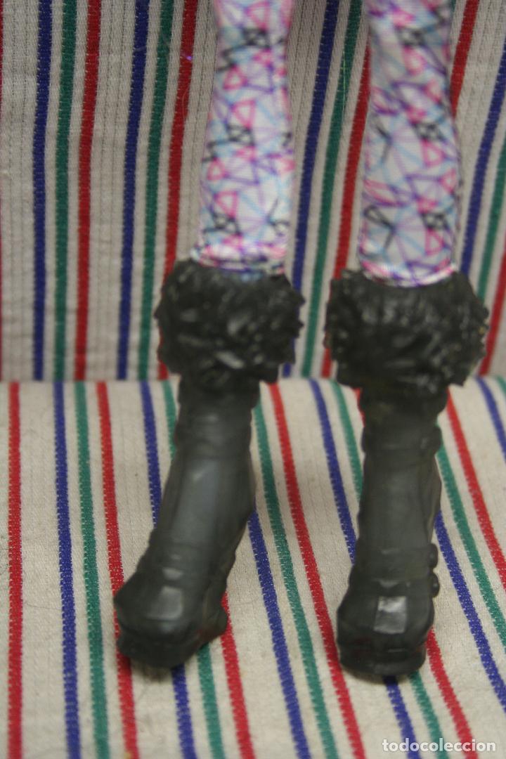 Mu&ntilde;ecas modernas: MU&Ntilde;ECA MONSTER HIGH ABBEY BOMINABLE 2008 - Foto 6