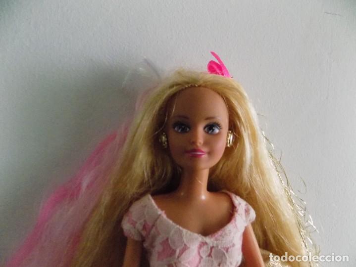 Mu&ntilde;ecas modernas: mu&ntilde;eca sindy de hasbro con mechones - Foto 2
