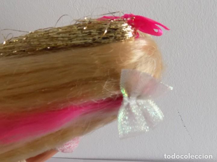Mu&ntilde;ecas modernas: mu&ntilde;eca sindy de hasbro con mechones - Foto 11