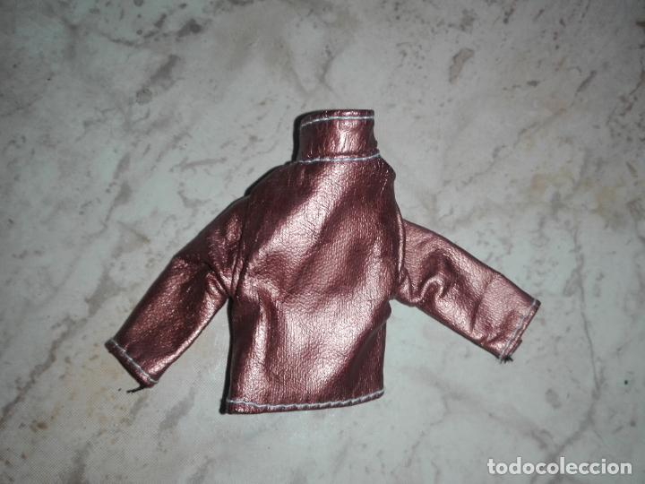 Mu&ntilde;ecas modernas: Chaqueta de mu&ntilde;eca bratz - Foto 2