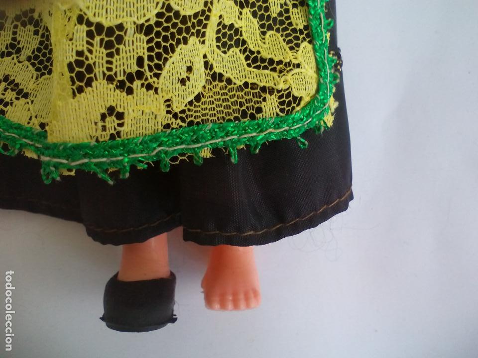 Mu&ntilde;ecas modernas: MU&Ntilde;ECA CON TRAJE T&Iacute;PICO O REGIONAL. - Foto 2