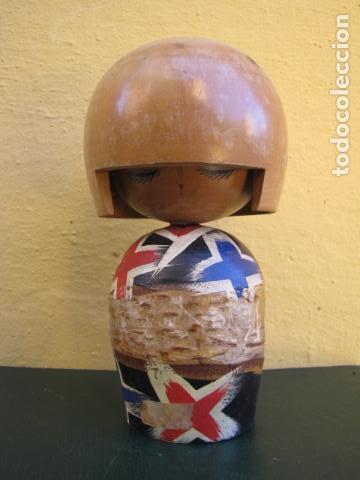 Mu&ntilde;ecas modernas: Mu&ntilde;eca japonesa Kokeshi. madera - Foto 1